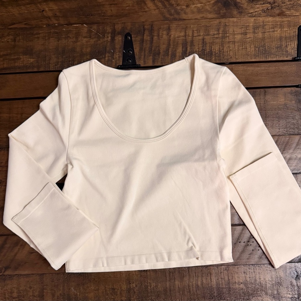 OQQ Cream Long Sleeve Women's Crop Top